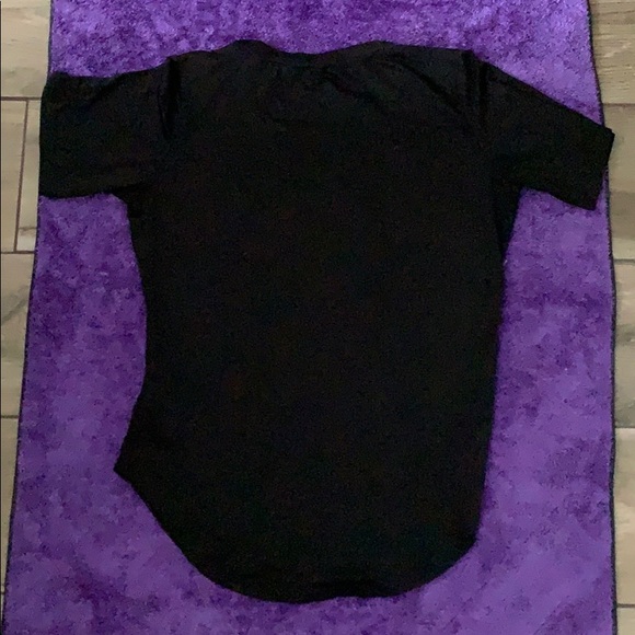 Graphic Top - Picture 5 of 5